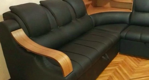 Перетяжка кожаного дивана. Площадь Ленина